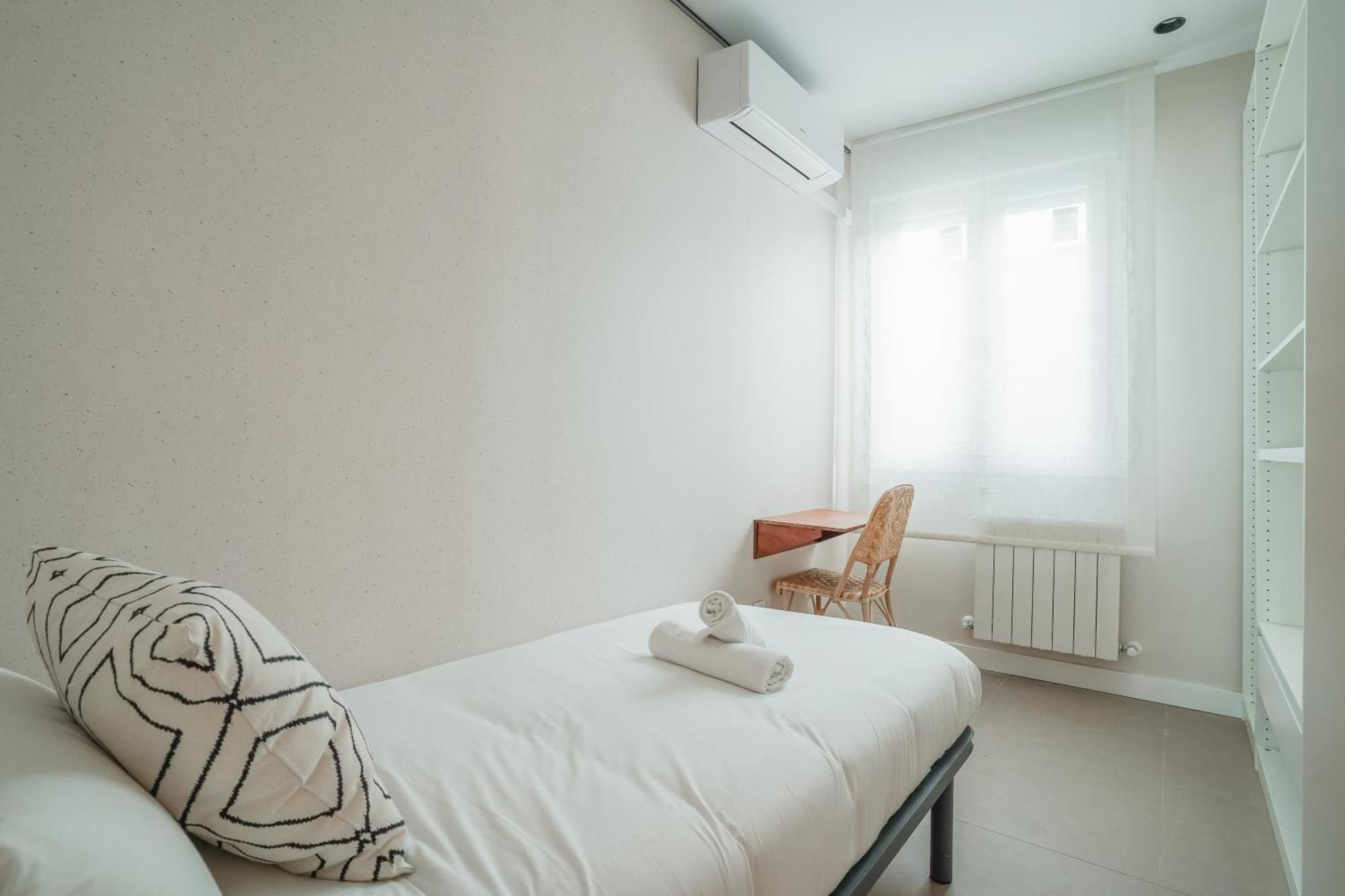 Modern Apartment-2Bedrooms 1Bath-Cuatro Caminos Madrid Exterior photo